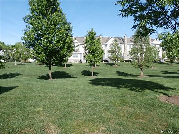 5th image of 26420 Island Lake Dr #1