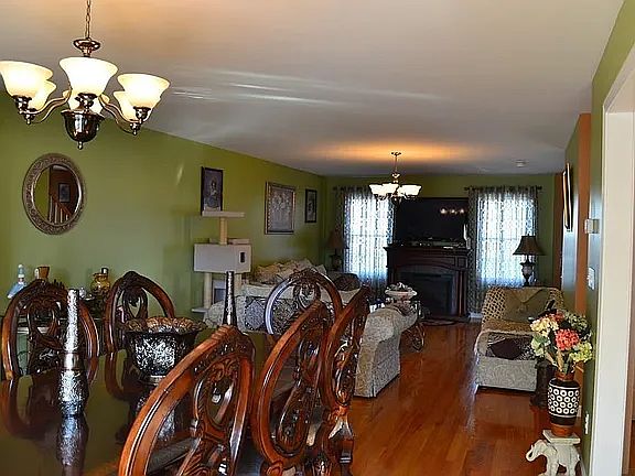 5th image of 5 Salem St