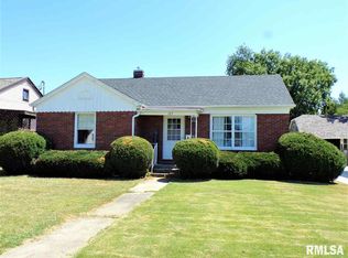 127 N Pleasant Ave, Galesburg, IL 61401