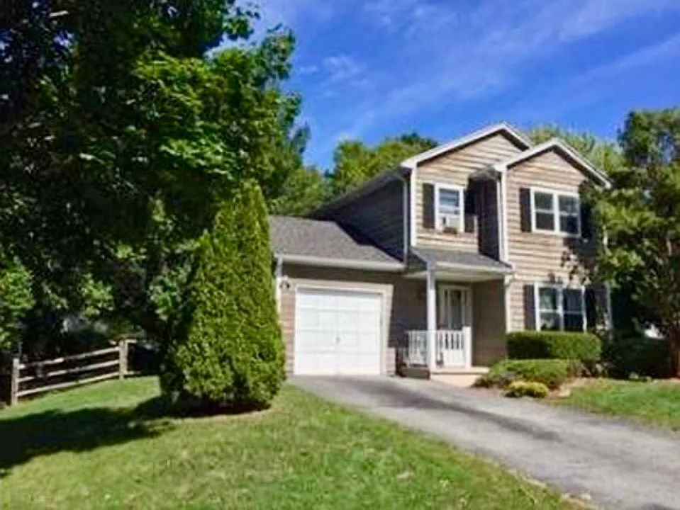 10 Trillium Ln