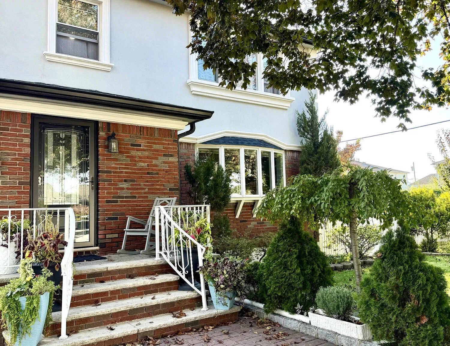 3 bed, 1.0 bath, 2800 sqft, $3,500 — Photo 1