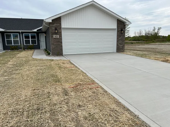 8616 Madison St, Merrillville, IN 46410