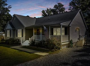 71 Main St, Reedville, VA 22539