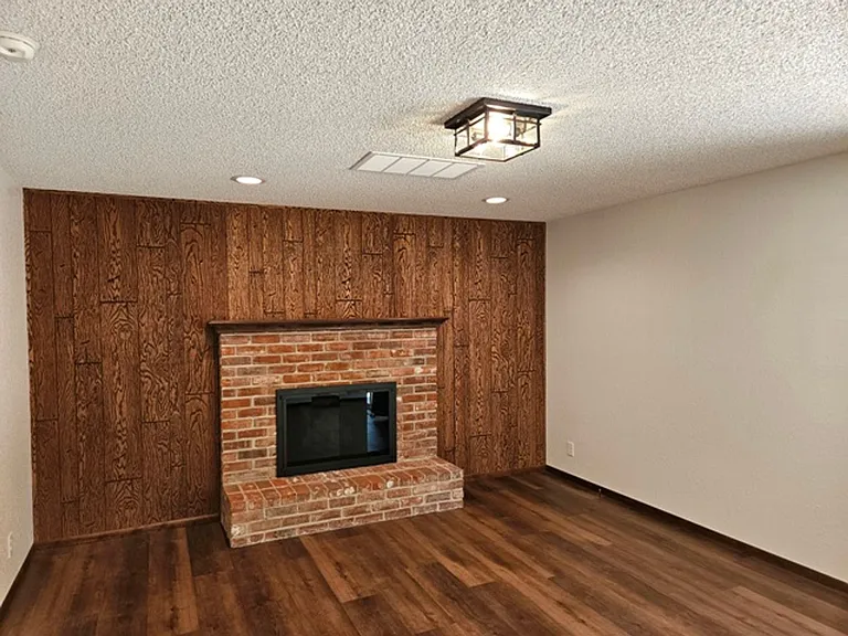 2245 Heath St S — Photo 12
