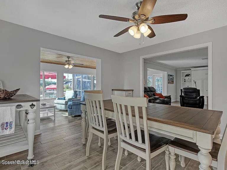 319 Dorset Dr — Photo 10
