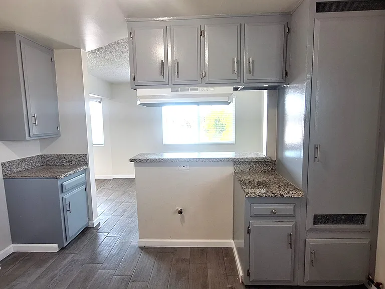 13322 Cordary Ave #B — Photo 11