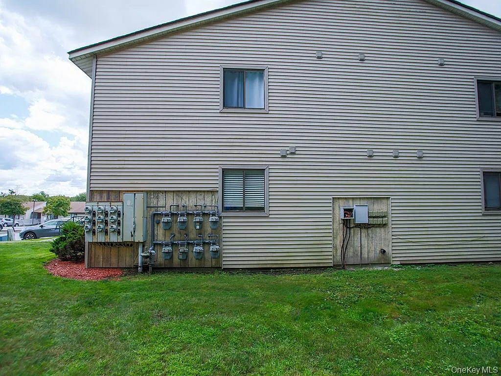 1 bed, 1.0 bath, 735 sqft, $1,700 — Photo 3