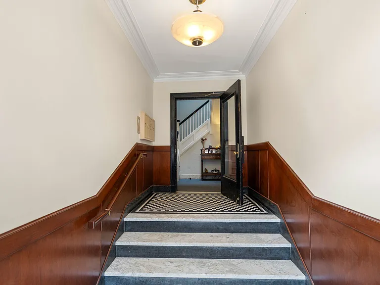 325 Tappan St #6 — Photo 14