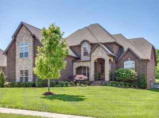 369 Raintree Dr, Hendersonville, TN 37075