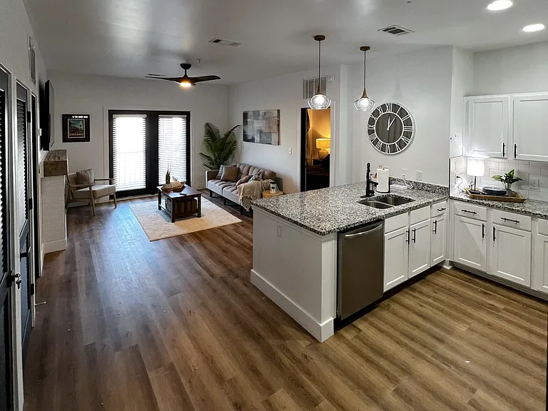 206 Town Center Dr #21 — Photo 1