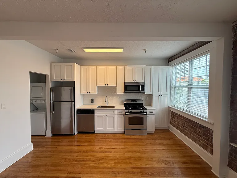 809 W Platt St #7 — Photo 1