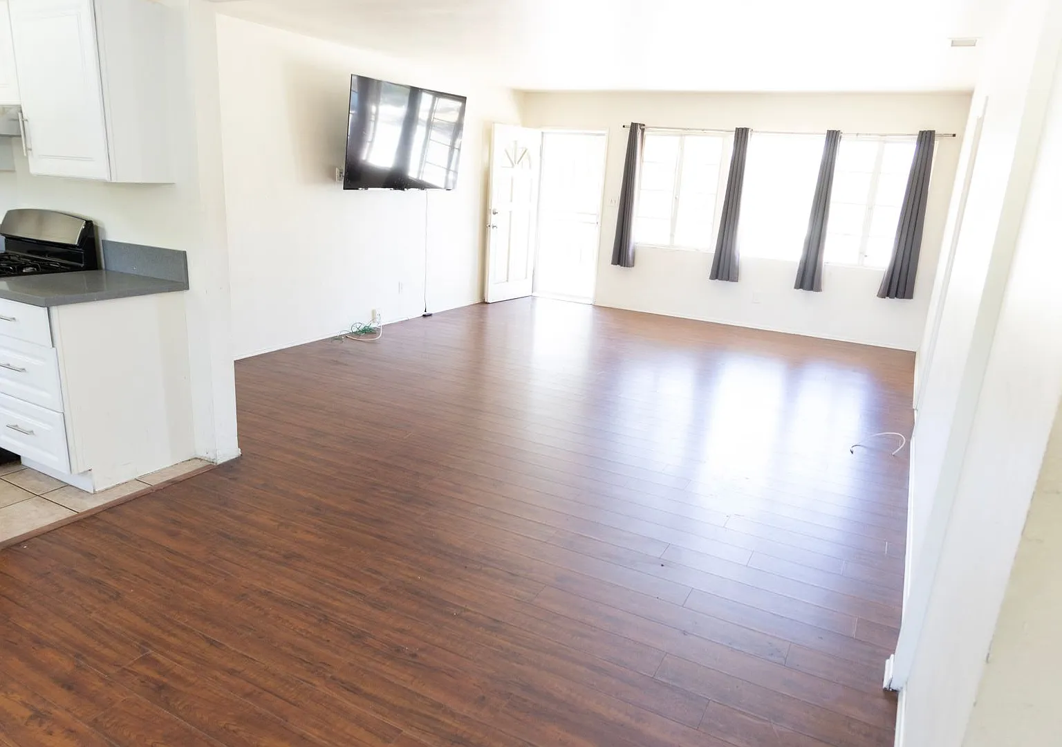 7 Bedroom 4 Bath Home A Hop And A Skip To Campus- Special Offer 15 Days Free Rent Dec 2026 — Photo 3