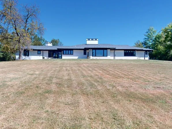 1324 Robert St, Jasper, IN 47546