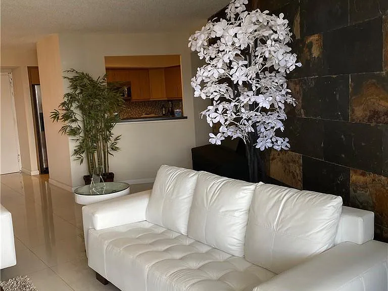 3500 Mystic Pointe Dr #2607 — Photo 6