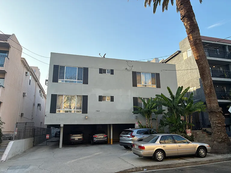 1343 N Sierra Bonita Ave #10 — Photo 18