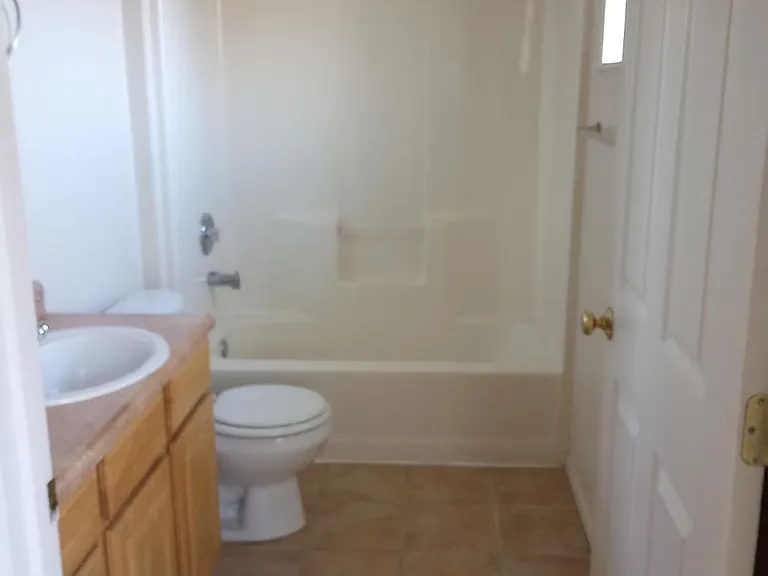 Vessey Park Apartments — Photo 49