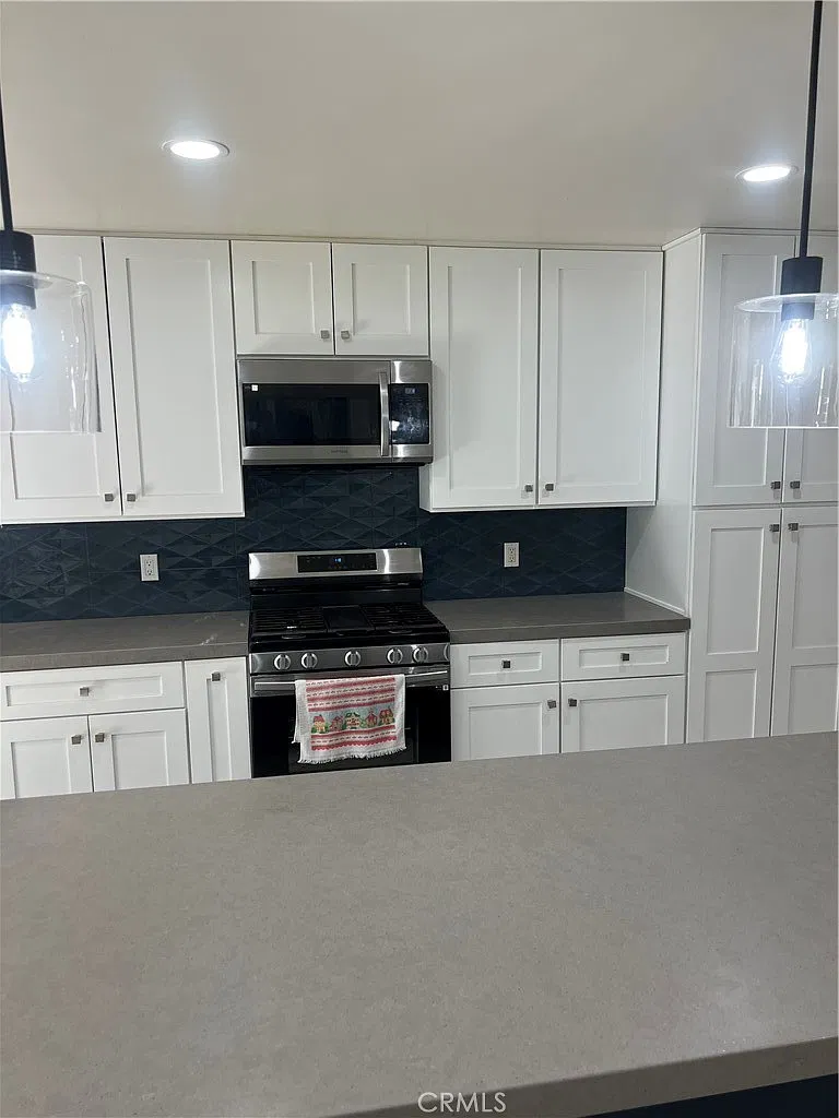 3 bed, 1496 sqft, $3,300 — Photo 3