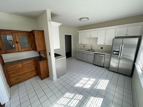 4th image of 2101 N Pennsylvania St APT 5
