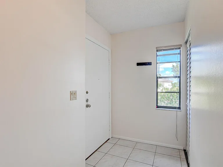 7911 Eastlake Dr #H — Photo 12