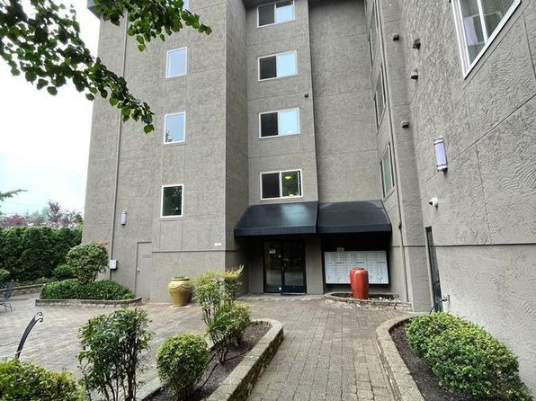 14300 32nd Ave NE APT 110