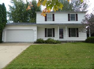 2703 Clearwater Ave, Bloomington, IL