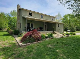 8622 N Cherryville Ln, Mount Vernon, IL 62864