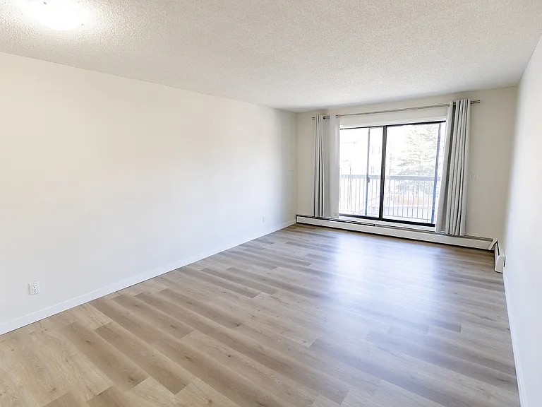 626 57th Ave SW — Photo 10