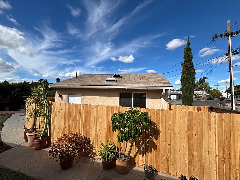 6210 Winona Ave — Photo 16