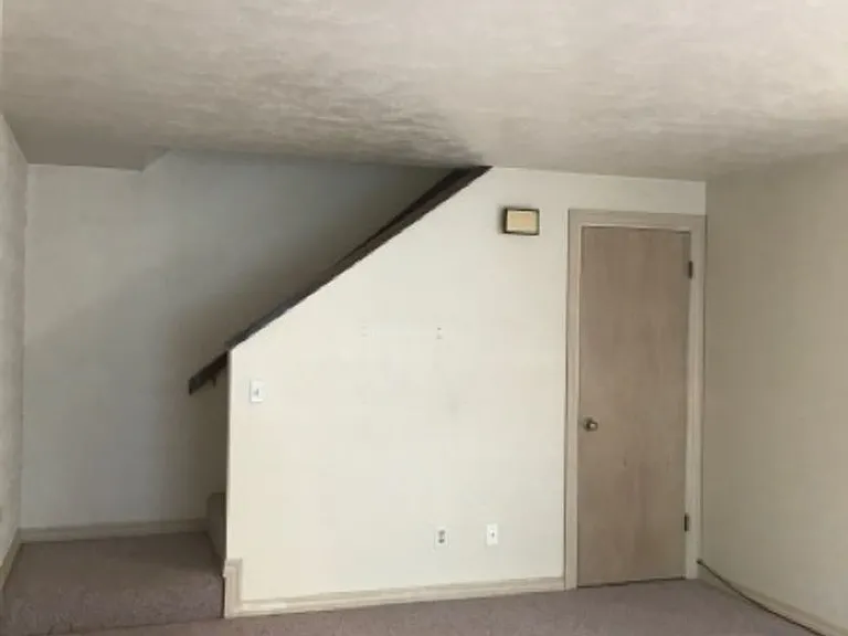 787 Meadows Dr #2 — Photo 2