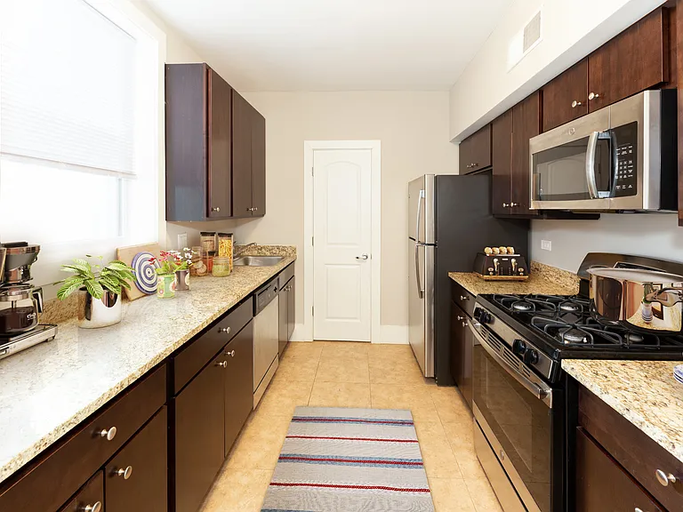 6701 N. Glenwood — Photo 12