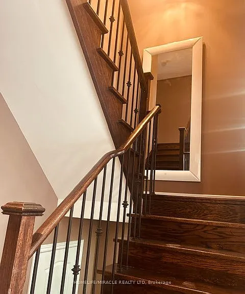 3 Lindyfalls Dr #UPPER LEVEL — Photo 26