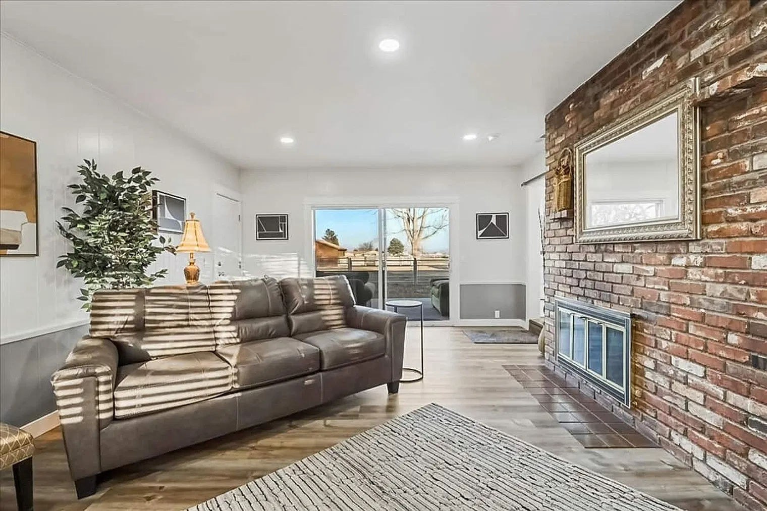 3 bed, 2.0 bath, $4,605 — Photo 4