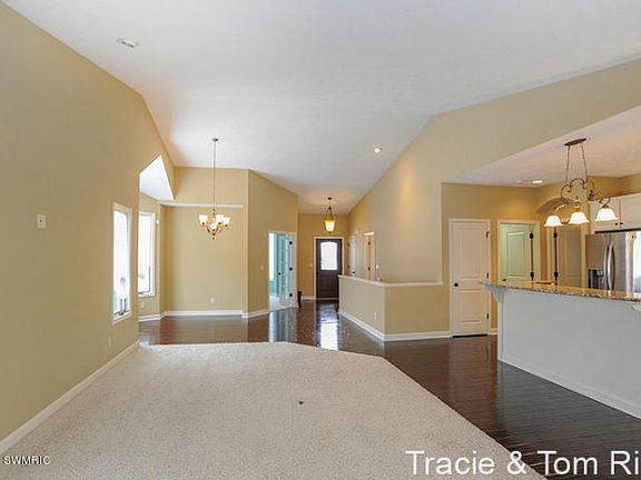 4th image of 4029 Tom Morris Dr NE