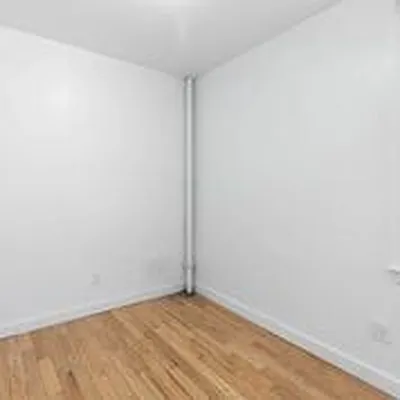 Rented by Bond New York | media 17