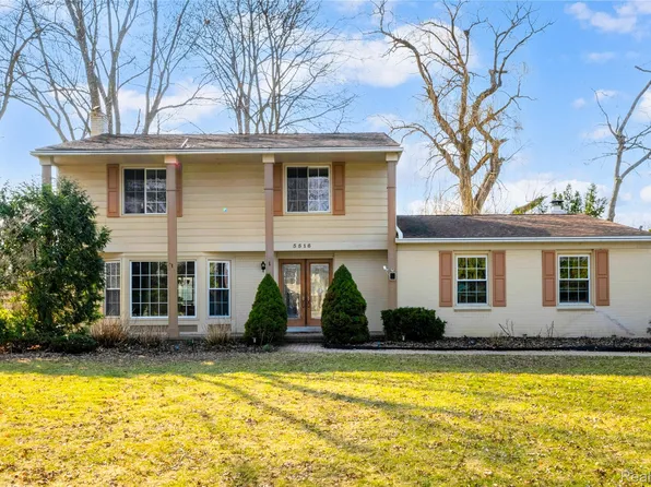 5516 Priory Ln, Bloomfield Hills, MI 48301