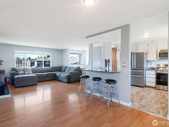 4th image of 21011 54th Avenue W