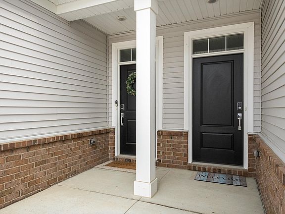 3rd image of 603 Angus Ln