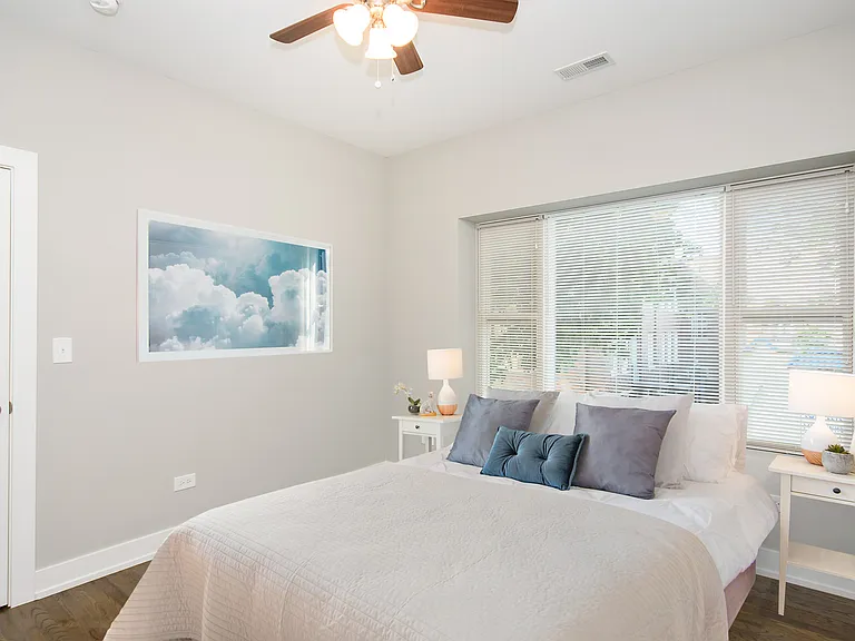 4755 N Leavitt St #2 — Photo 5
