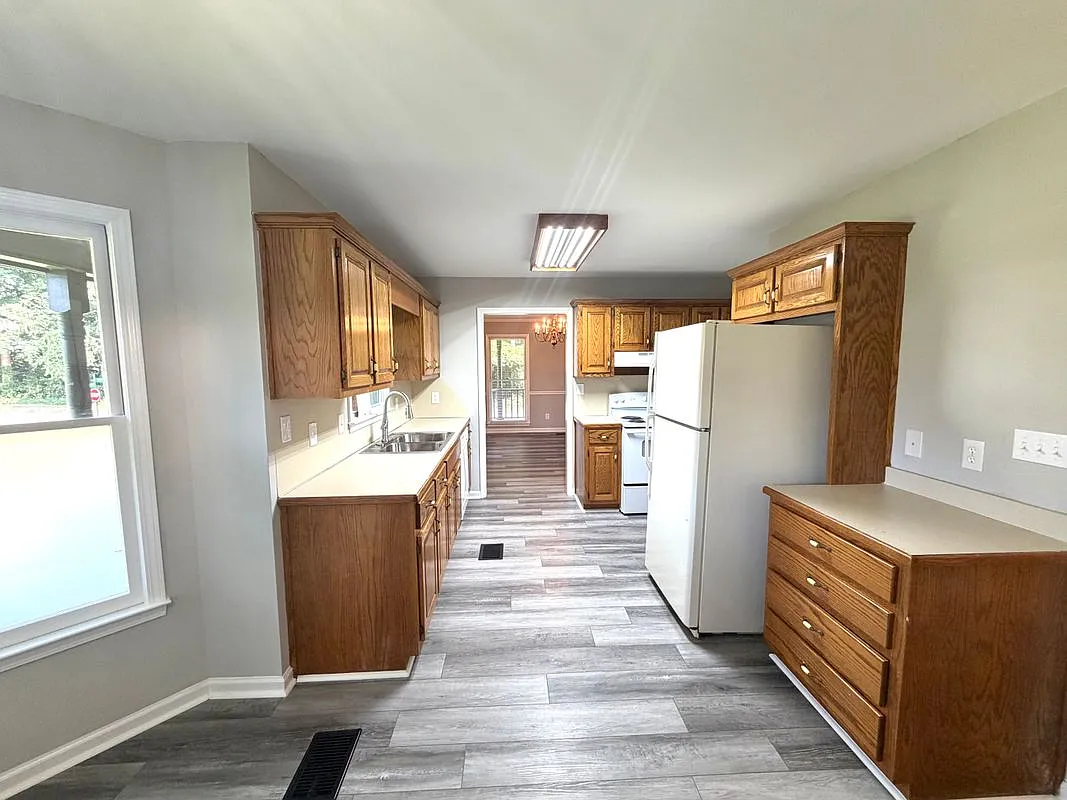 3 bed, 2.5 bath, 1745 sqft, $2,200 — Photo 4