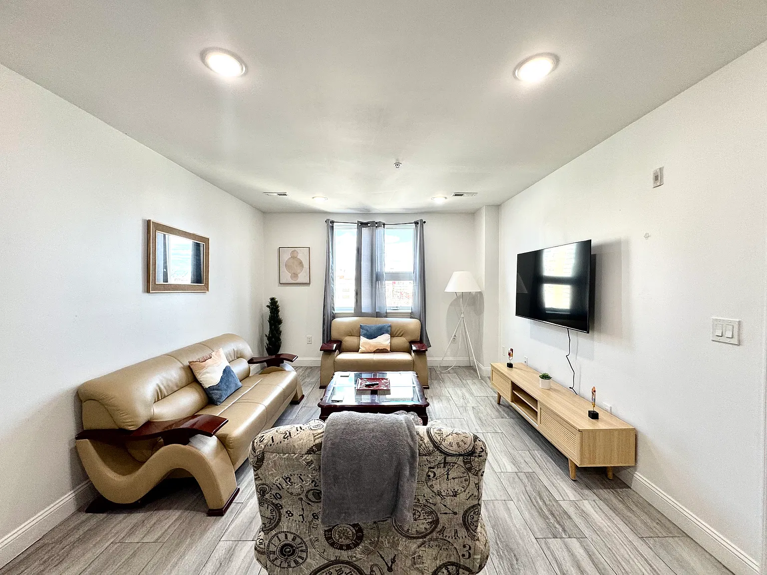 2 bed, 1050 sqft, $1,750 — Photo 4