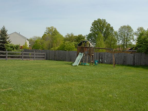 2nd image of 8060 Autumn Pl