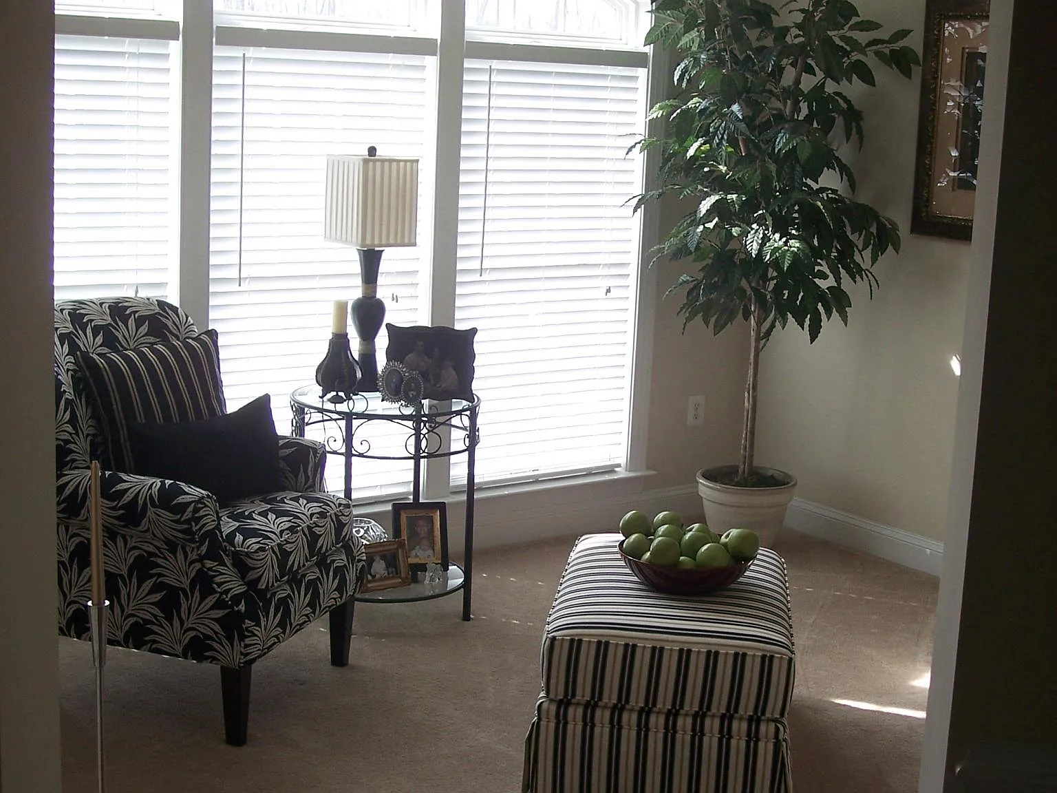 4 bed, 3.5 bath, 3296 sqft, $3,995 — Photo 4