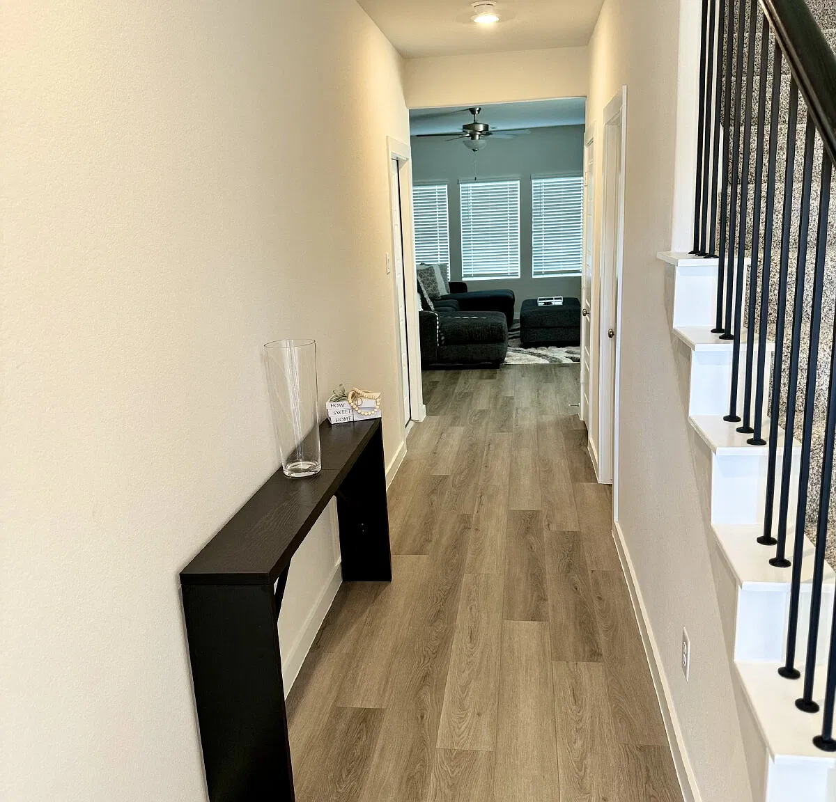 4 bed, 3.5 bath, 2610 sqft, $2,750 — Photo 3