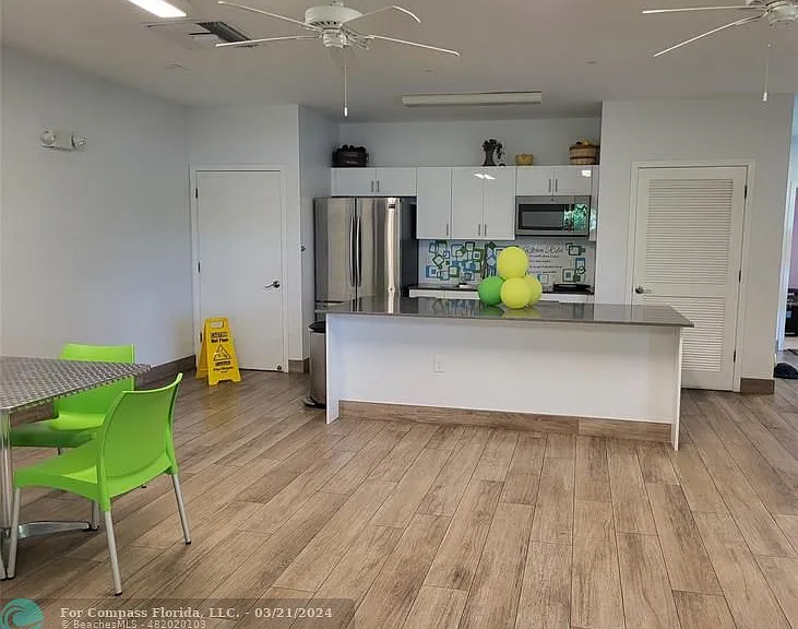 3300 N Palm Aire Dr #606 — Photo 30