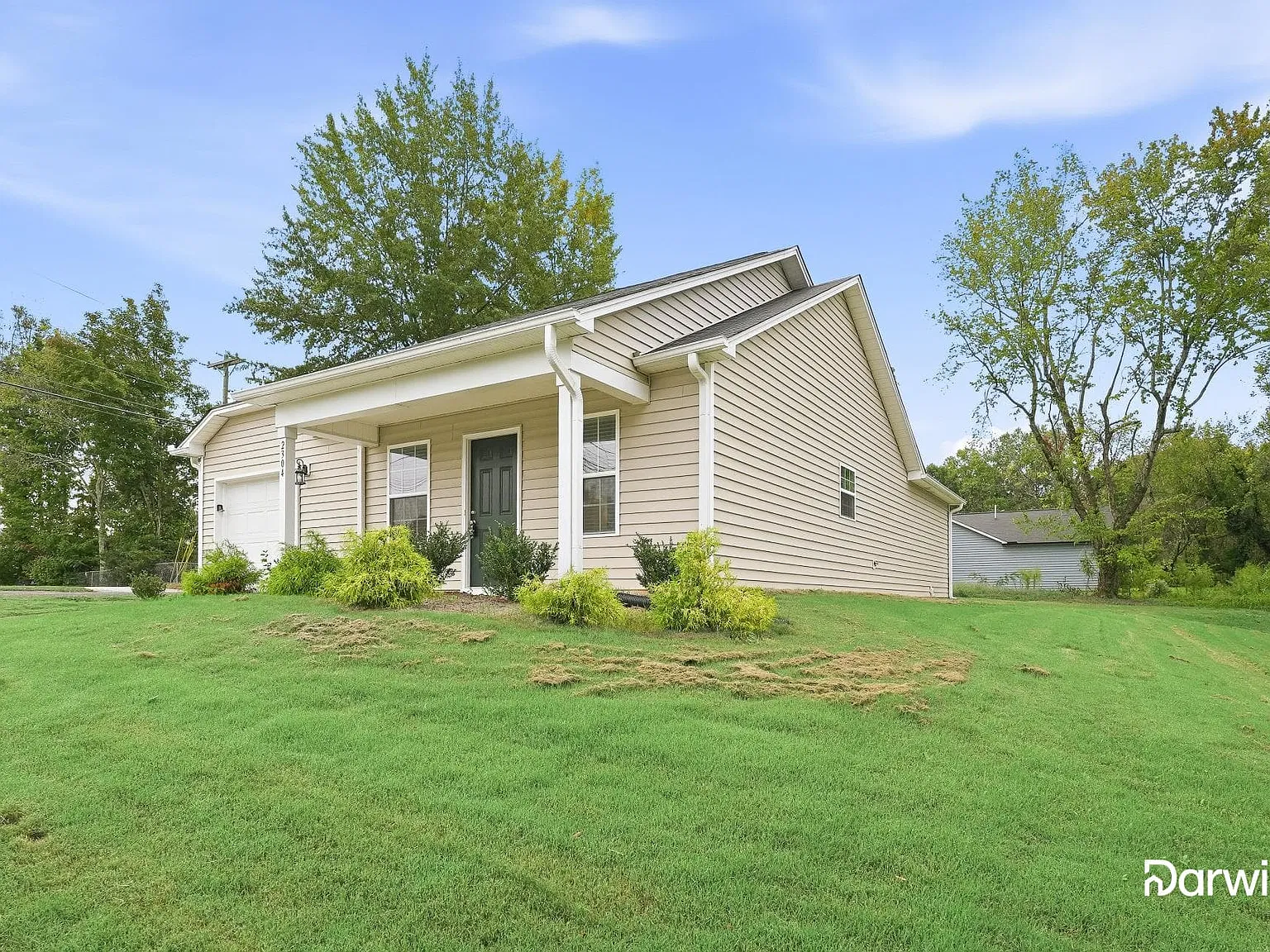 3 bed, 2.0 bath, 1383 sqft, $1,725 — Photo 2
