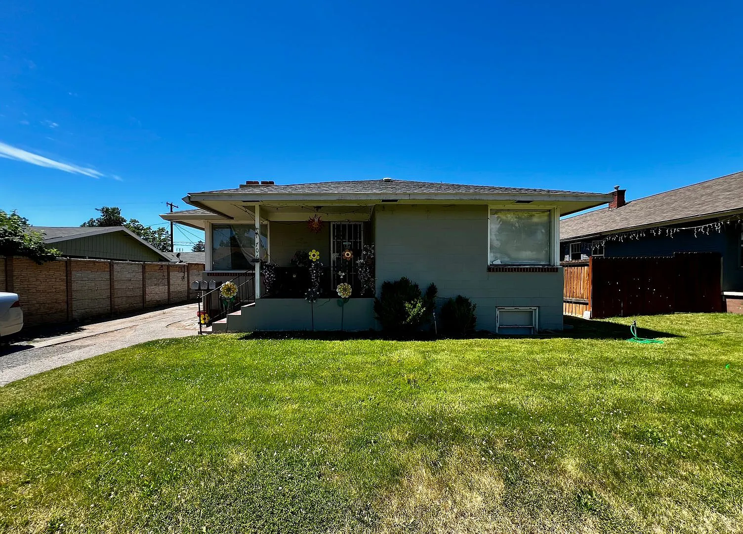 H706 — Photo 2