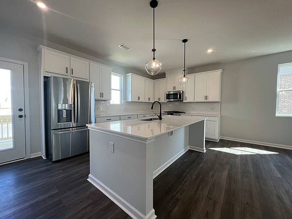 5th image of 2530 Whistler Way