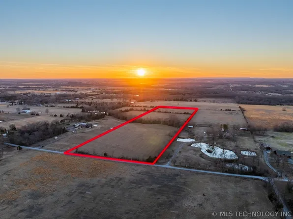 17 N 50th St W, Porter, OK 74454