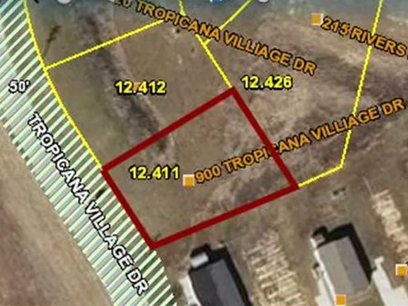900 Tropicana Village Dr, Moscow Mills, MO 63362