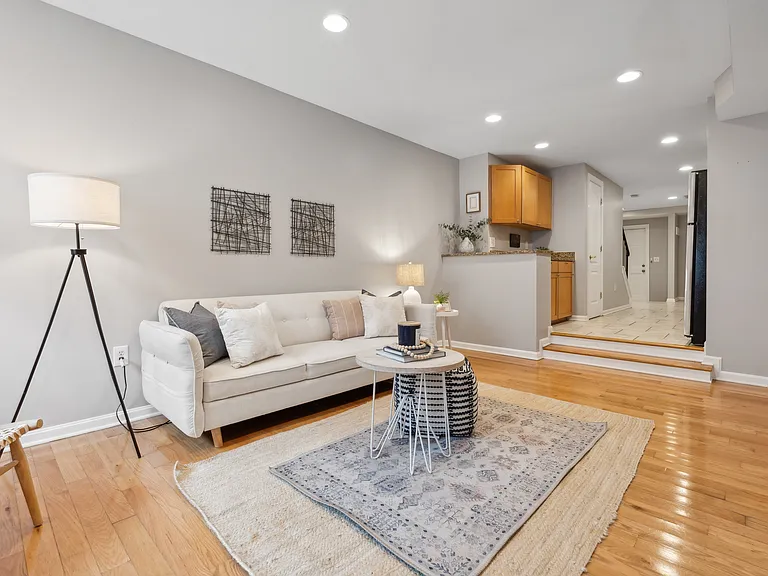 2023 Portugal St — Photo 1